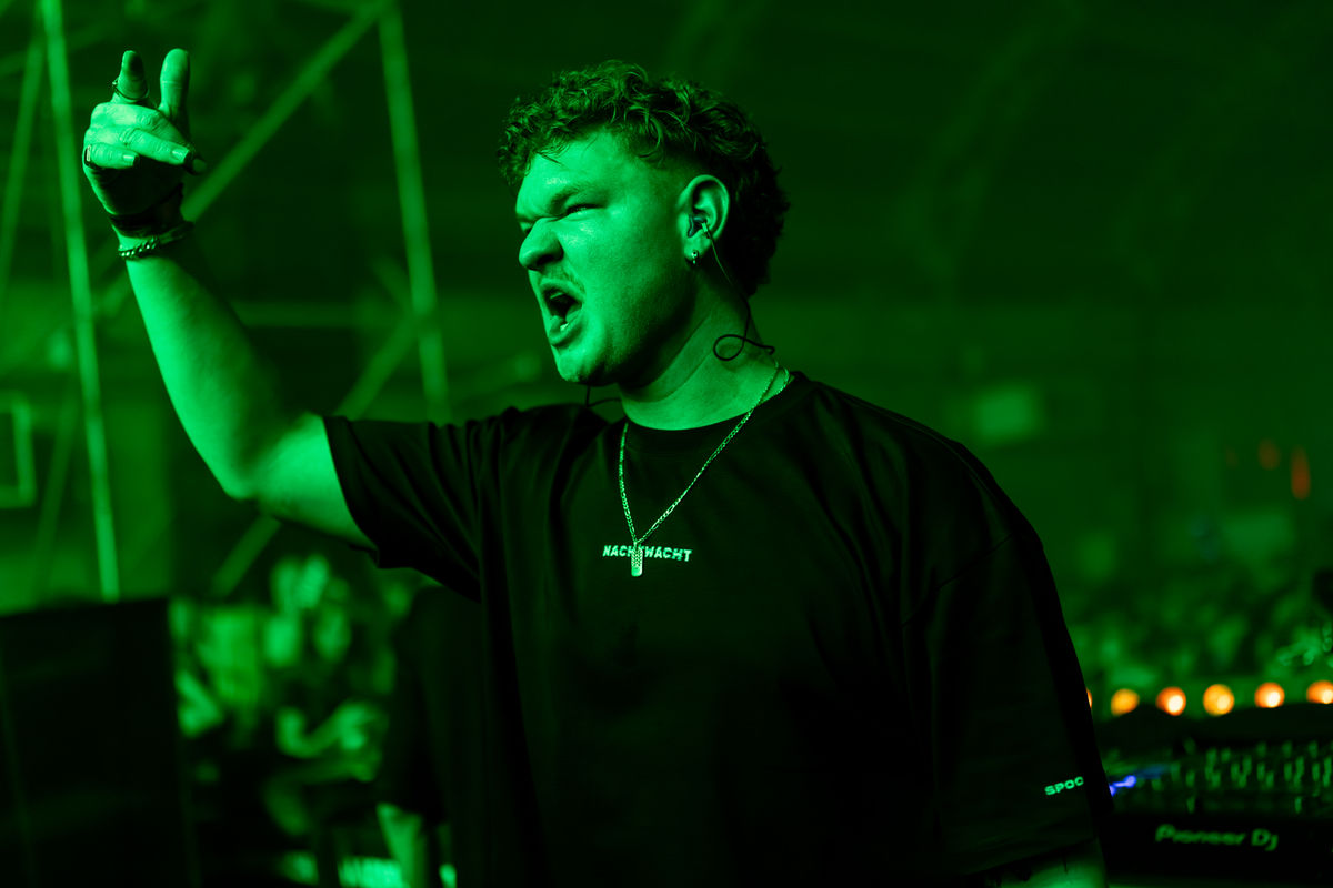 Loading... just a sec